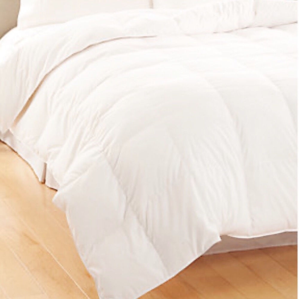 Light Warmth All-Season Down Comforter; Full/Queen